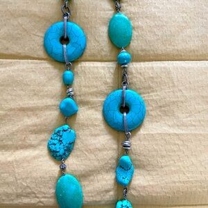 Chico’s Turquoise necklace in perfect condition with excellent quality! Pretty!